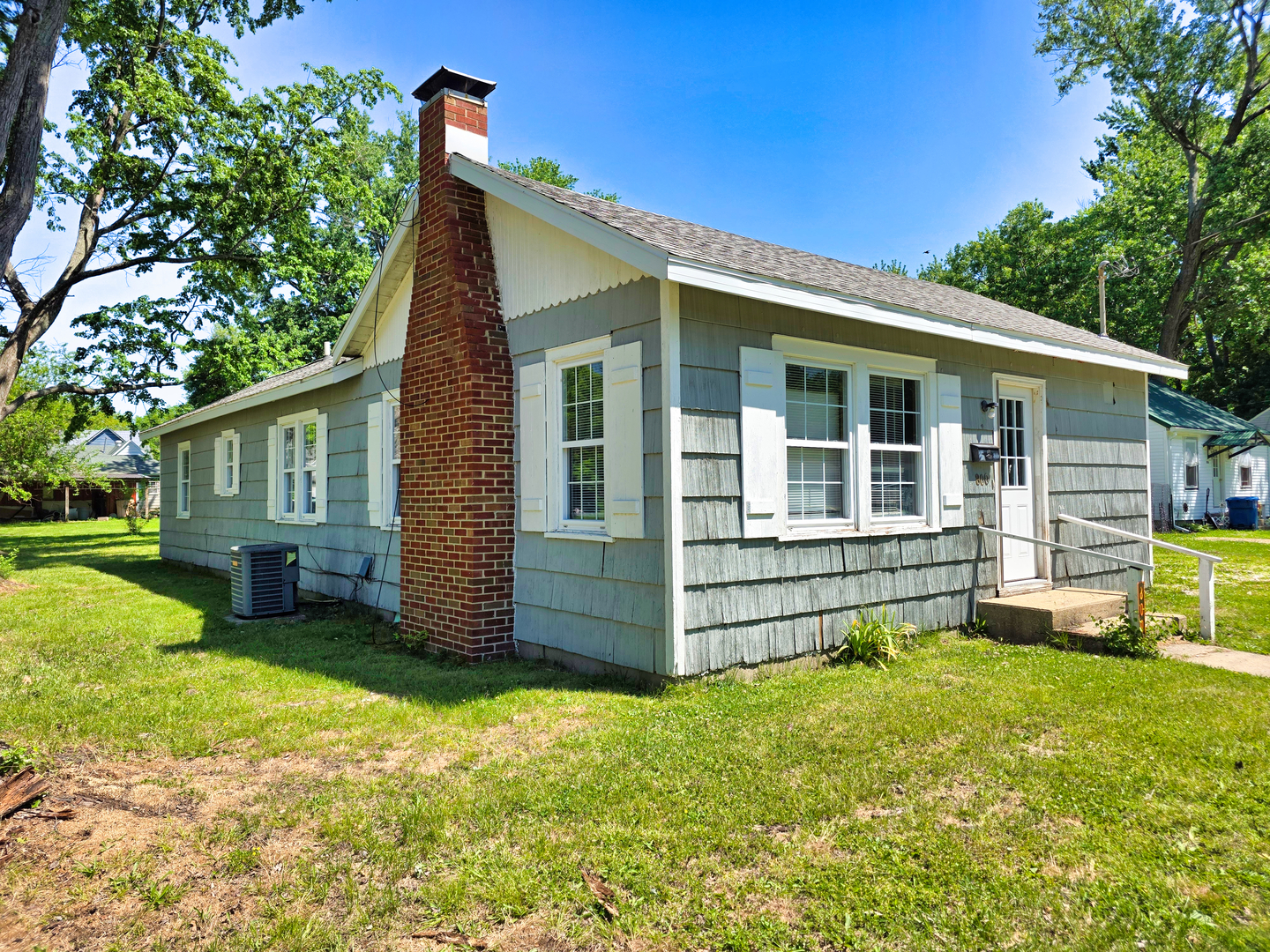 800 E Lafayette Street, Olney, IL