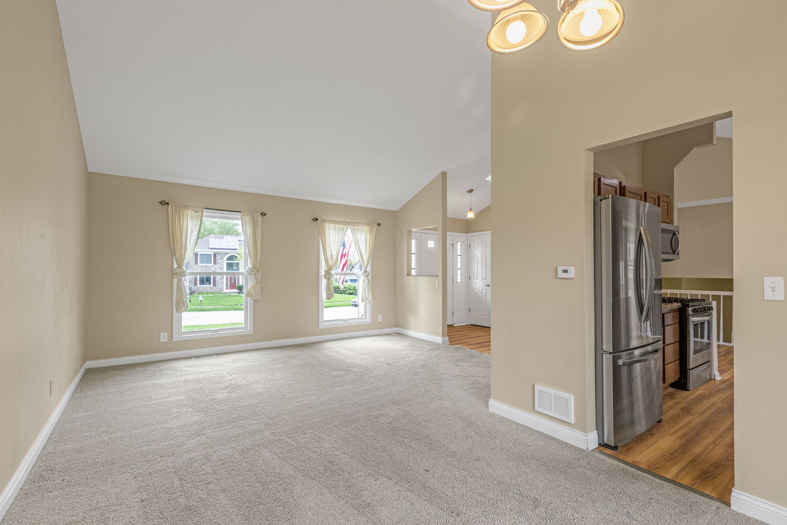 6 Cambridge Court, Cary, IL