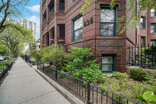 836 W LAKESIDE Place #1W, Chicago, IL
