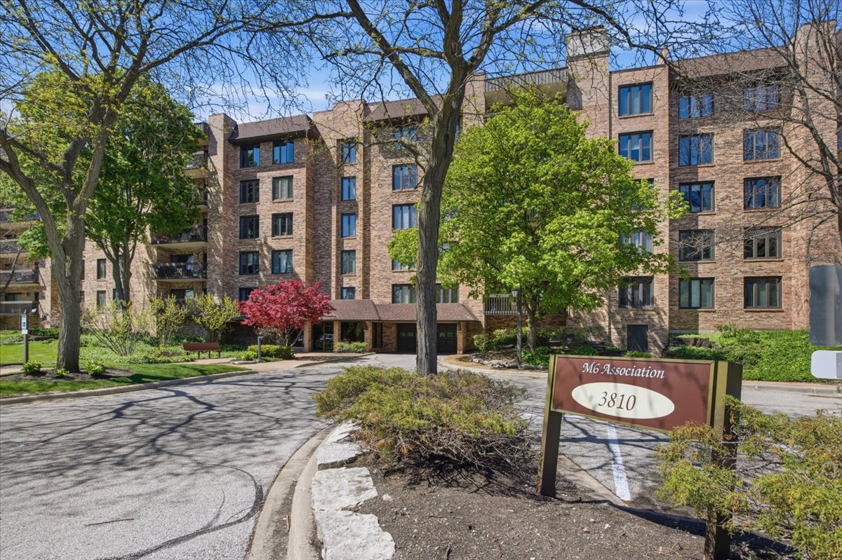 3810 Mission Hills Road #505, Northbrook, IL