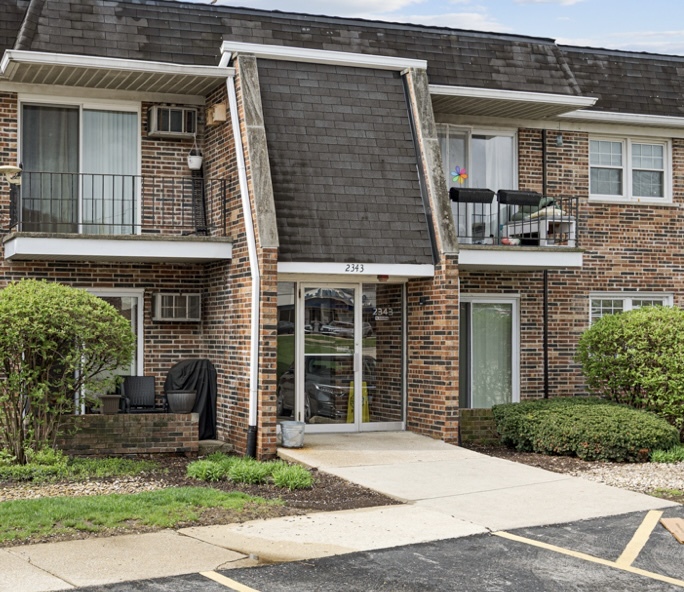 2343 Ogden Avenue #3, Downers Grove, IL