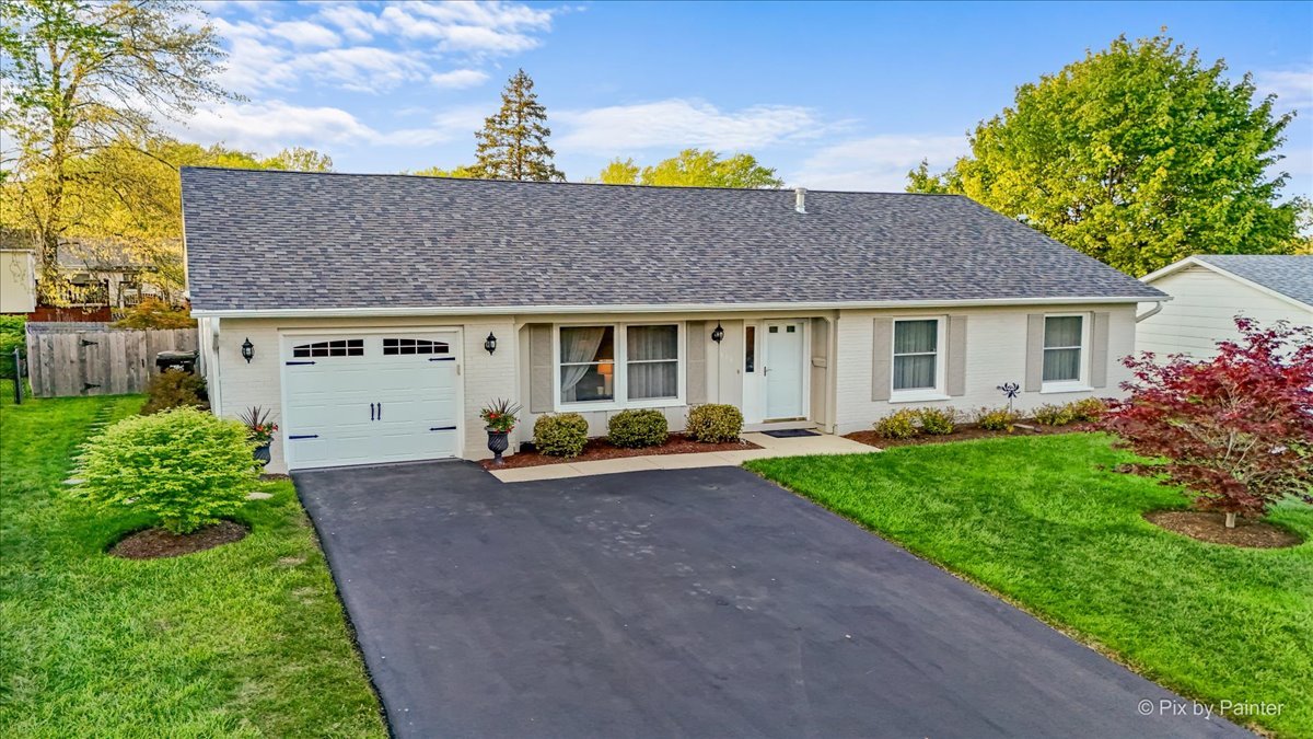 666 Surryse Road, Lake Zurich, IL