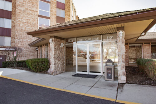 1101 S Hunt Club Drive #403, Mount Prospect, IL