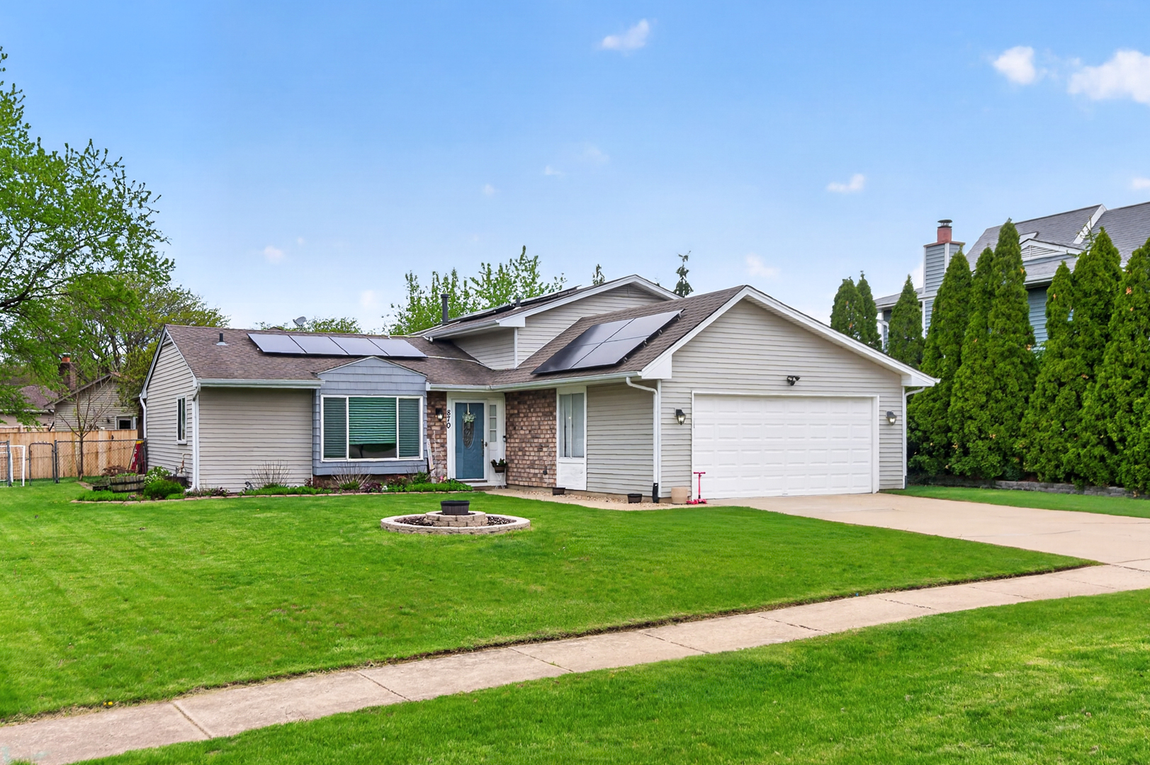 870 W Pine Avenue, Roselle, IL