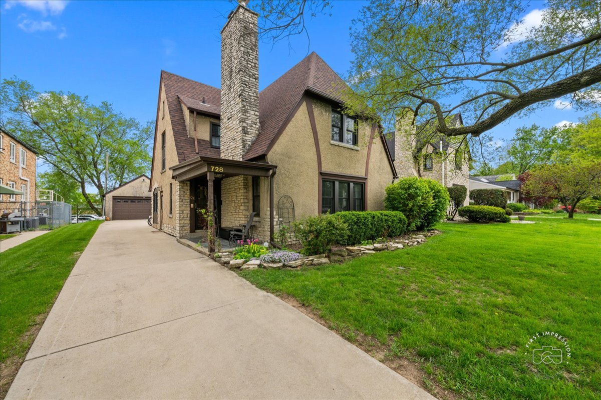 728 Hardin Avenue, Aurora, IL