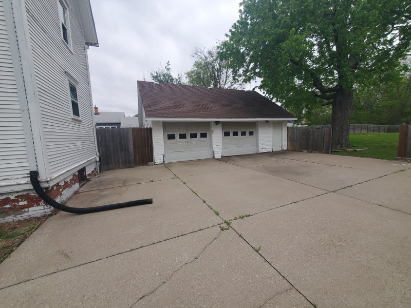 211 S West Street, Cambridge, IL