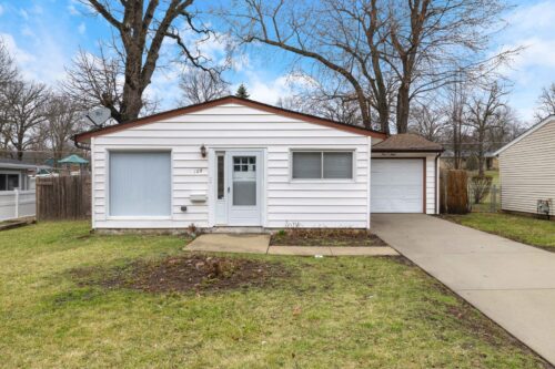 108 Walnut Drive, Streamwood, IL