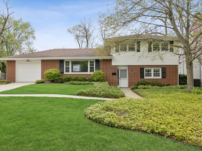 619 Rockland Avenue, Lake Bluff, IL