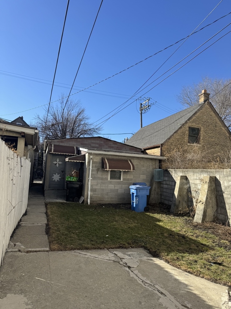 2620 S Sawyer Avenue, Chicago, IL