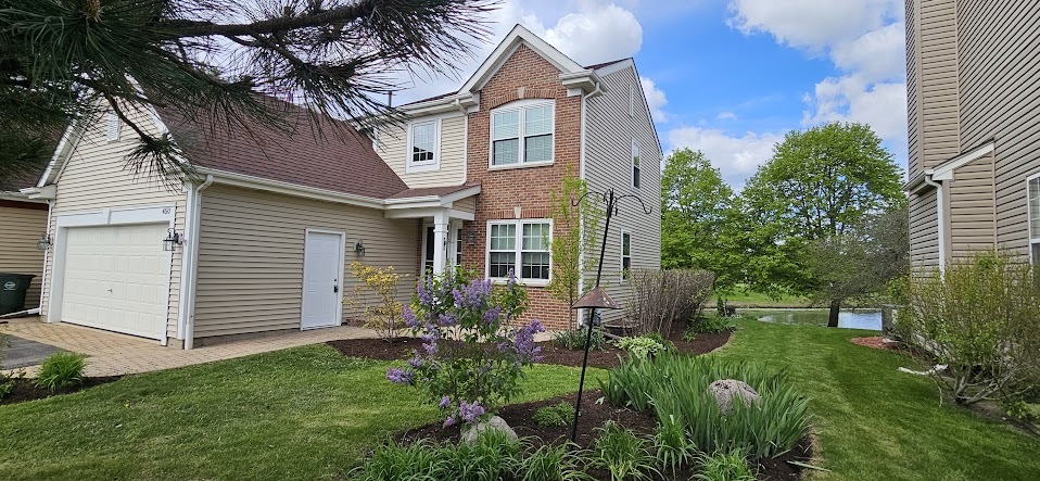 450 Rosewood Crossing, Lindenhurst, IL
