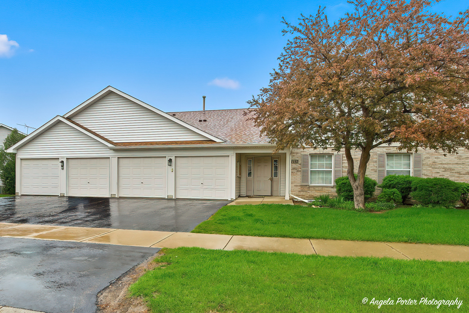1152 N Red Oak Circle #1, Round Lake Beach, IL