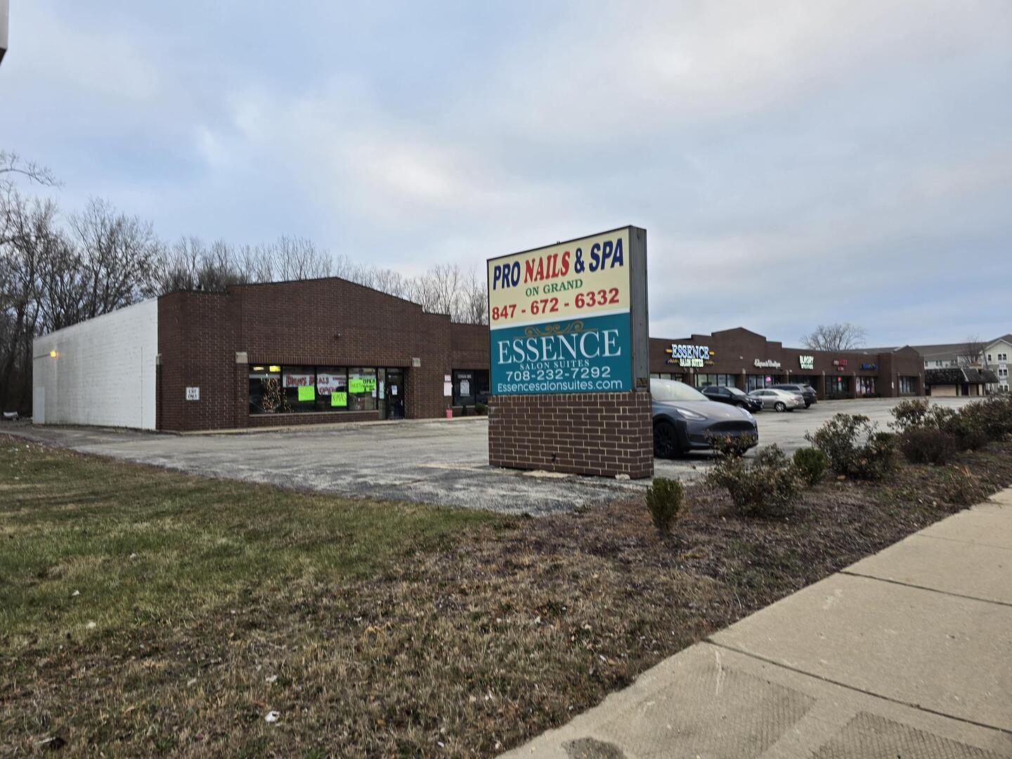 3701 W Grand Avenue, Gurnee, IL