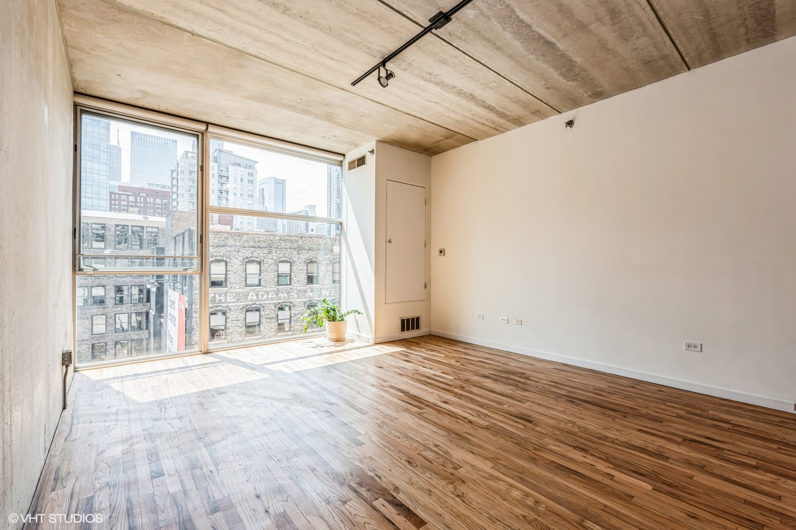 630 N FRANKLIN Street #702, Chicago, IL