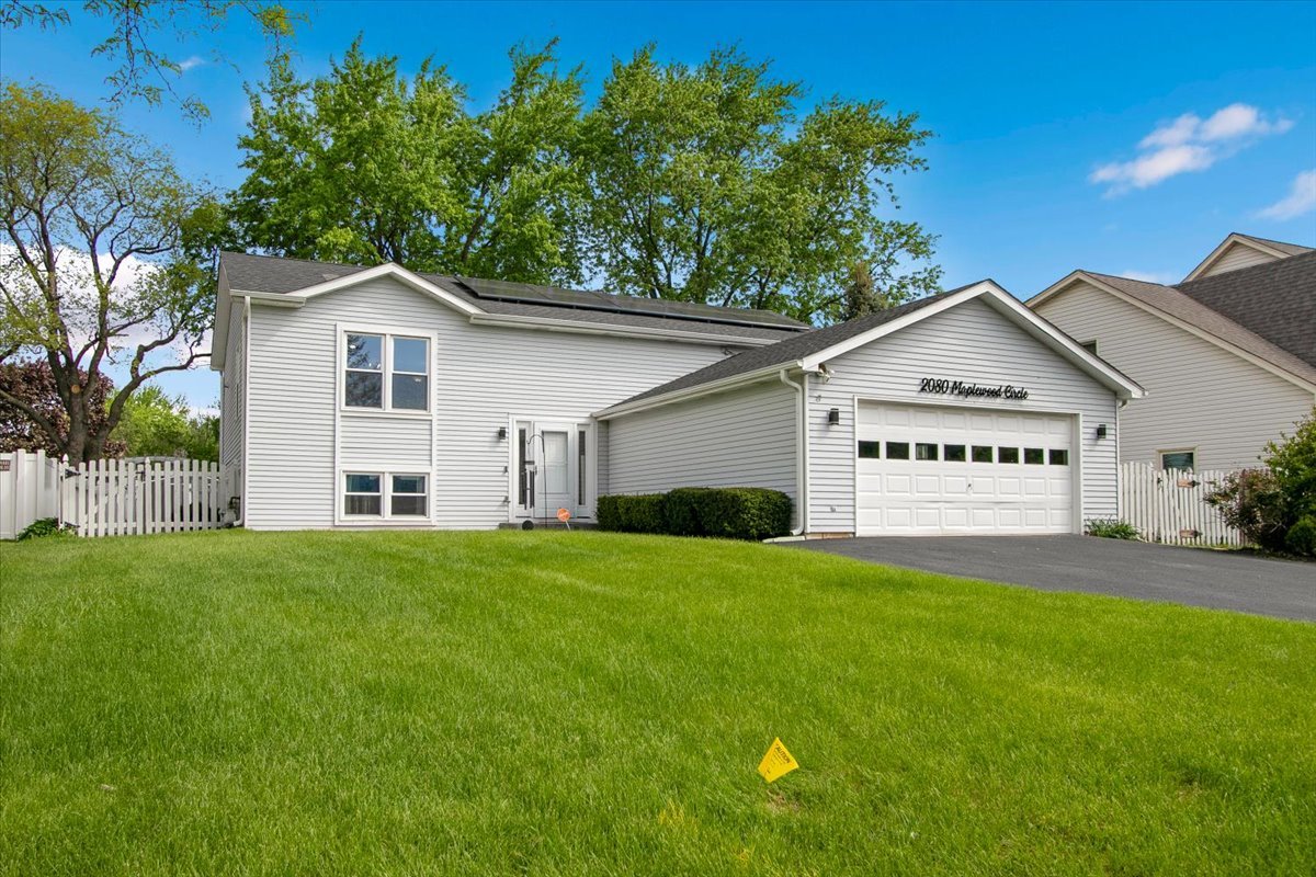 2080 Maplewood Circle, Naperville, IL