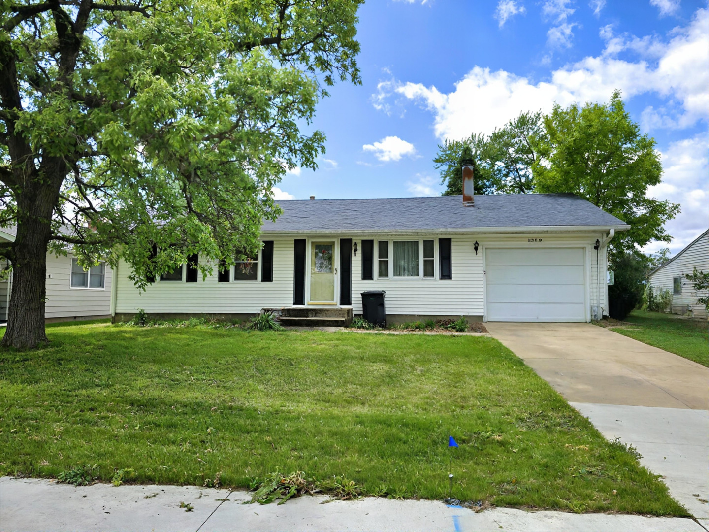 1350 Springdale Drive, Clinton, IA