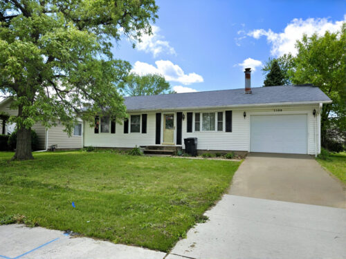 1350 Springdale Drive, Clinton, IA