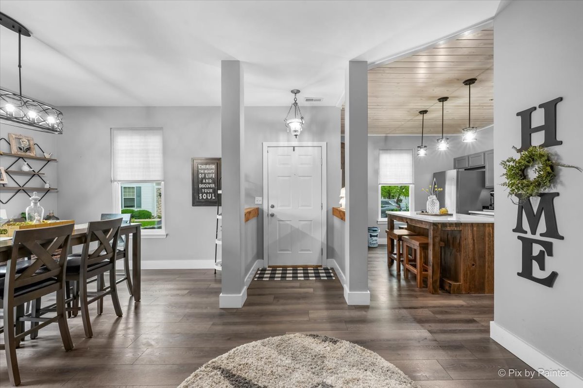 76 Johnson Court, North Aurora, IL