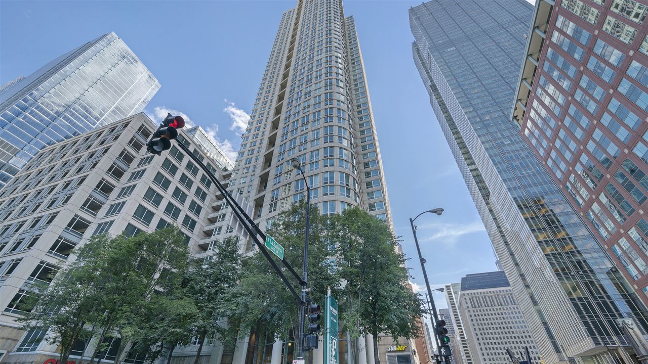 345 N La Salle Drive #3404, Chicago, IL