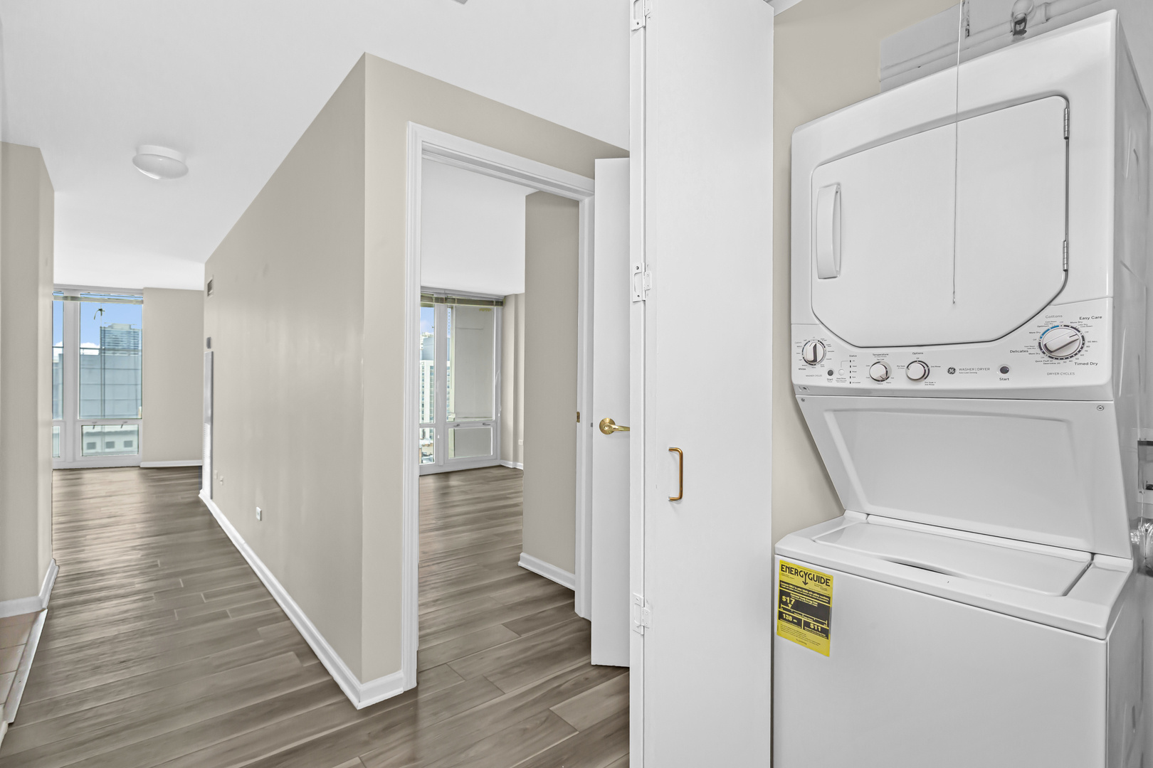 345 N La Salle Drive #1202, Chicago, IL