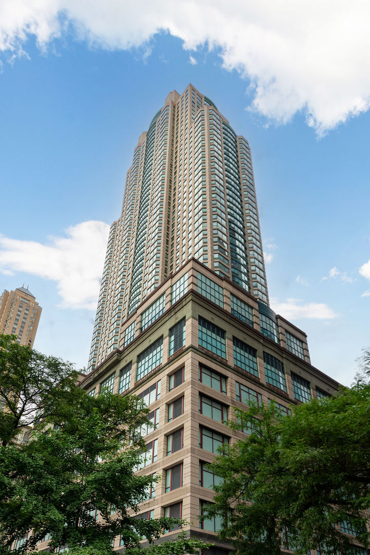 100 E Huron Street #1506, Chicago, IL