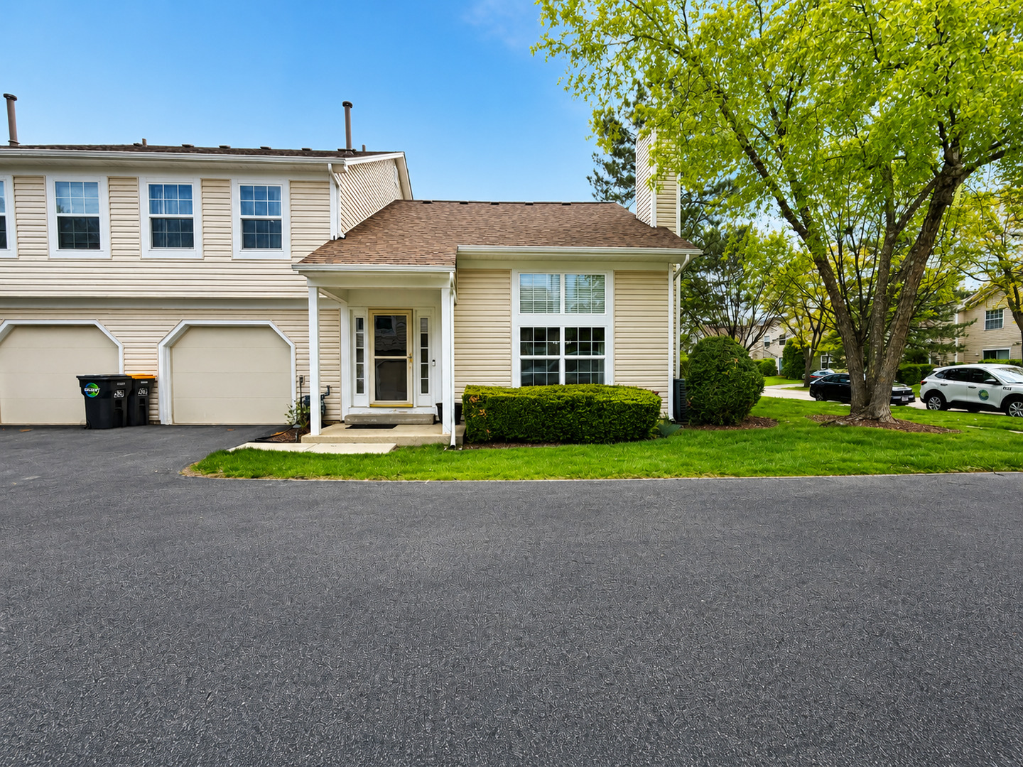 250 Acorn Drive, Streamwood, IL
