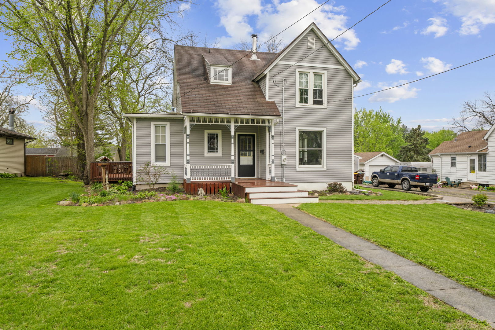 205 E Brayton, Mount Morris, IL