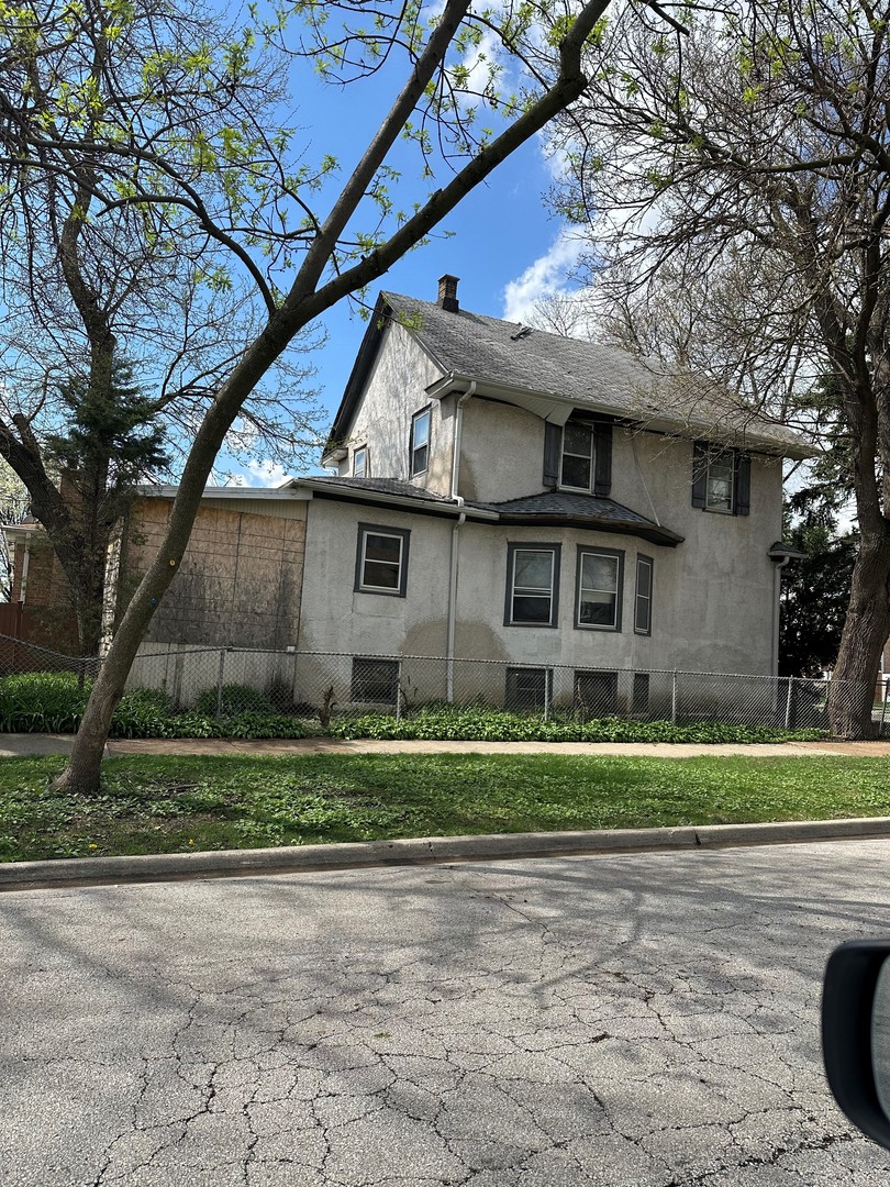 5901 W Berenice Avenue, Chicago, IL