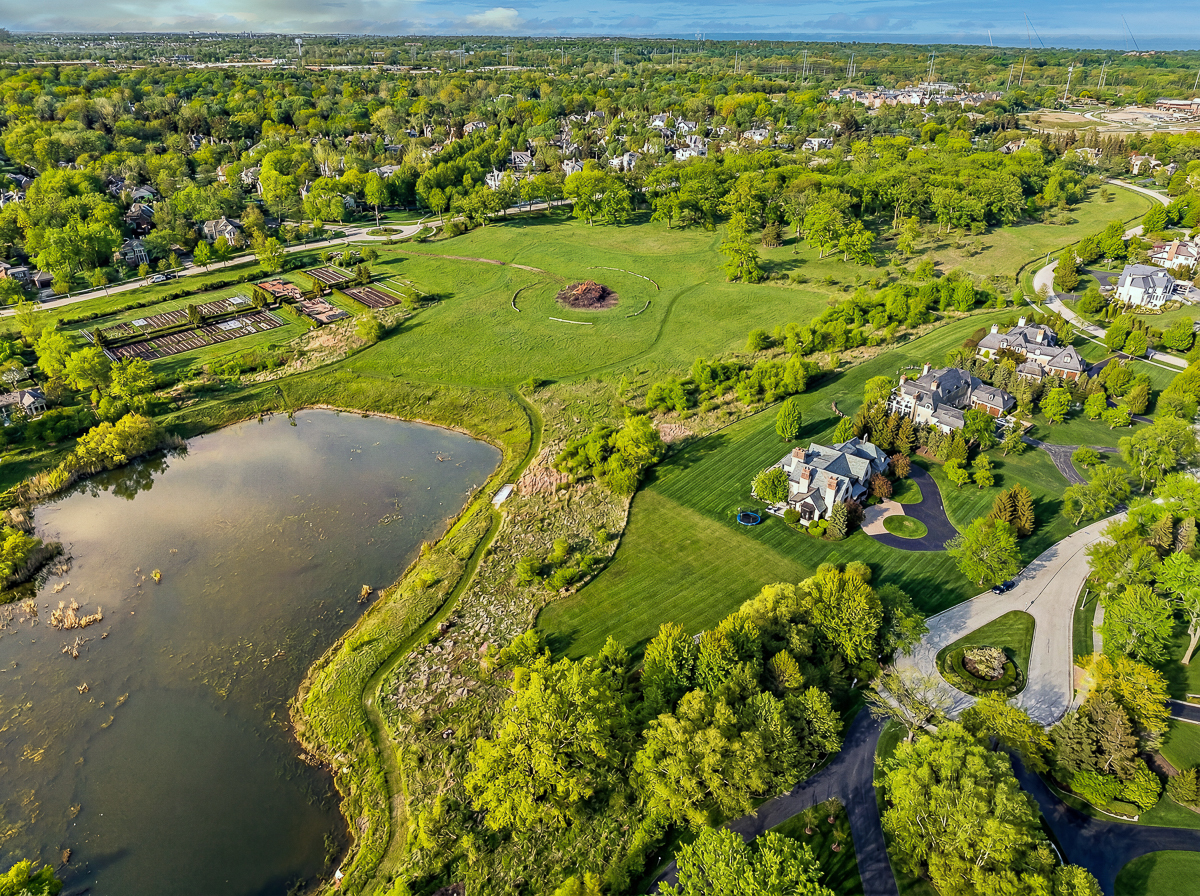 1350 W Whitmore Court, Lake Forest, IL