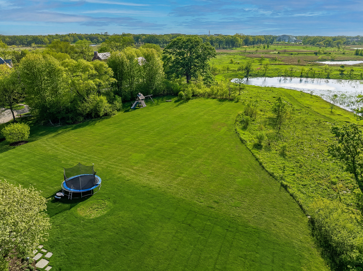 1350 W Whitmore Court, Lake Forest, IL