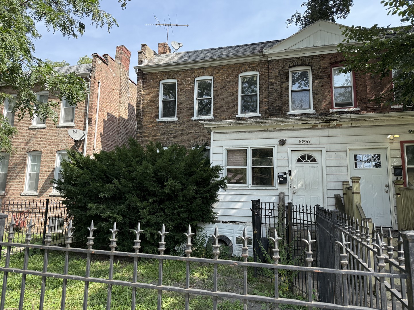 10547 S Corliss Avenue, Chicago, IL