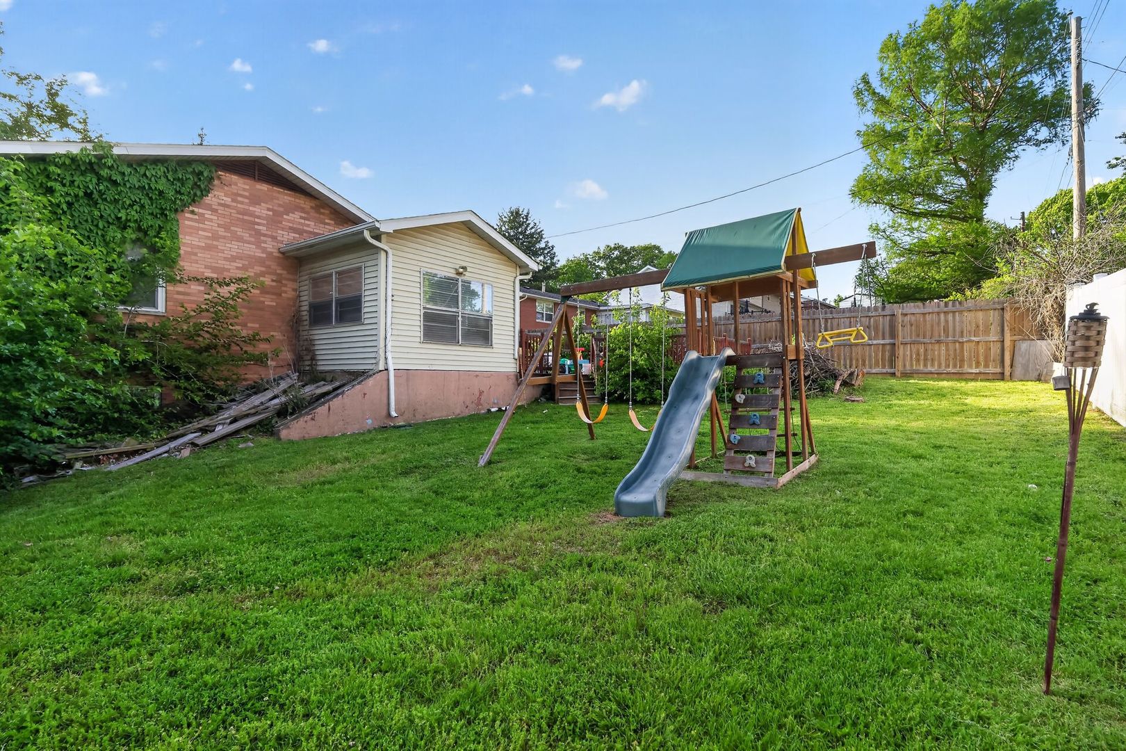 4900 Hill Drive, Godfrey, IL