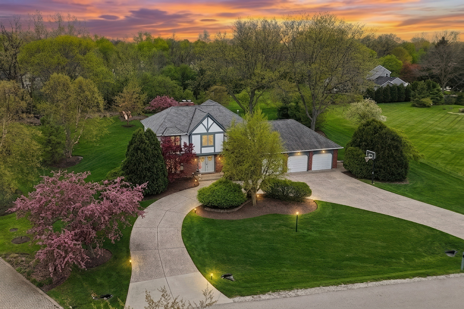 1525 Saratoga Court, Libertyville, IL