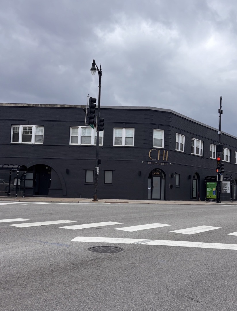 4366 N Milwaukee Avenue #2N, Chicago, IL