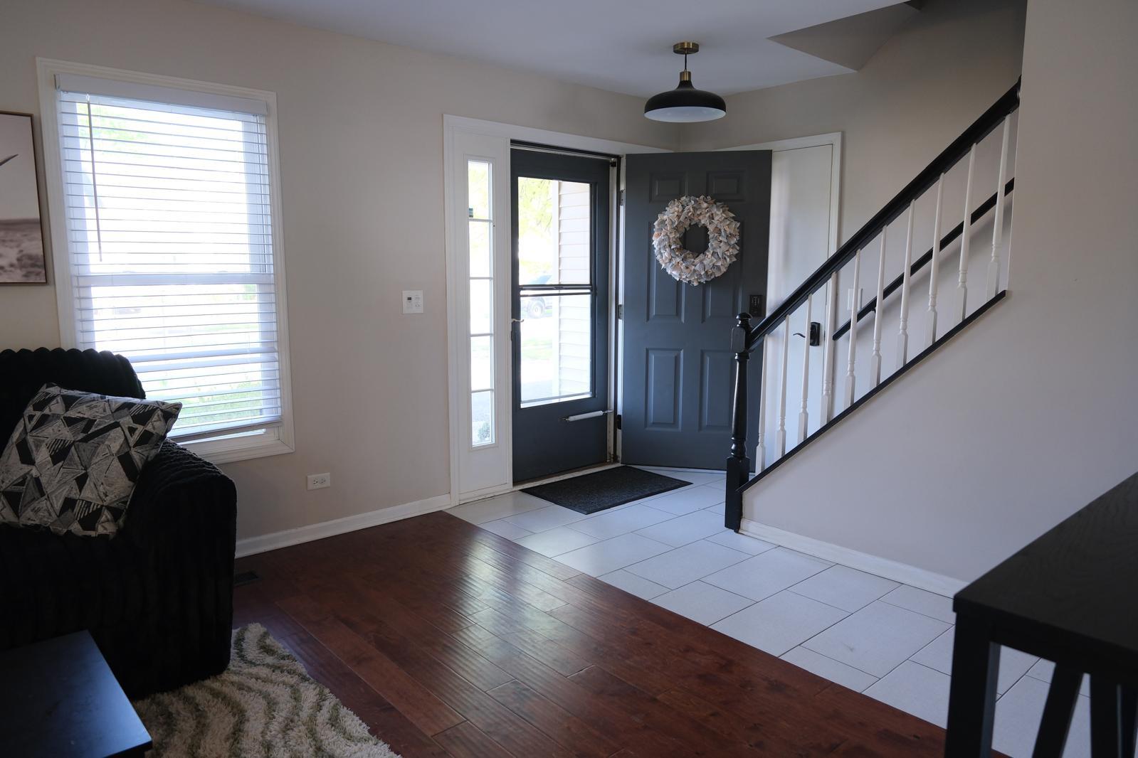 335 FARMHILL Circle, Wauconda, IL