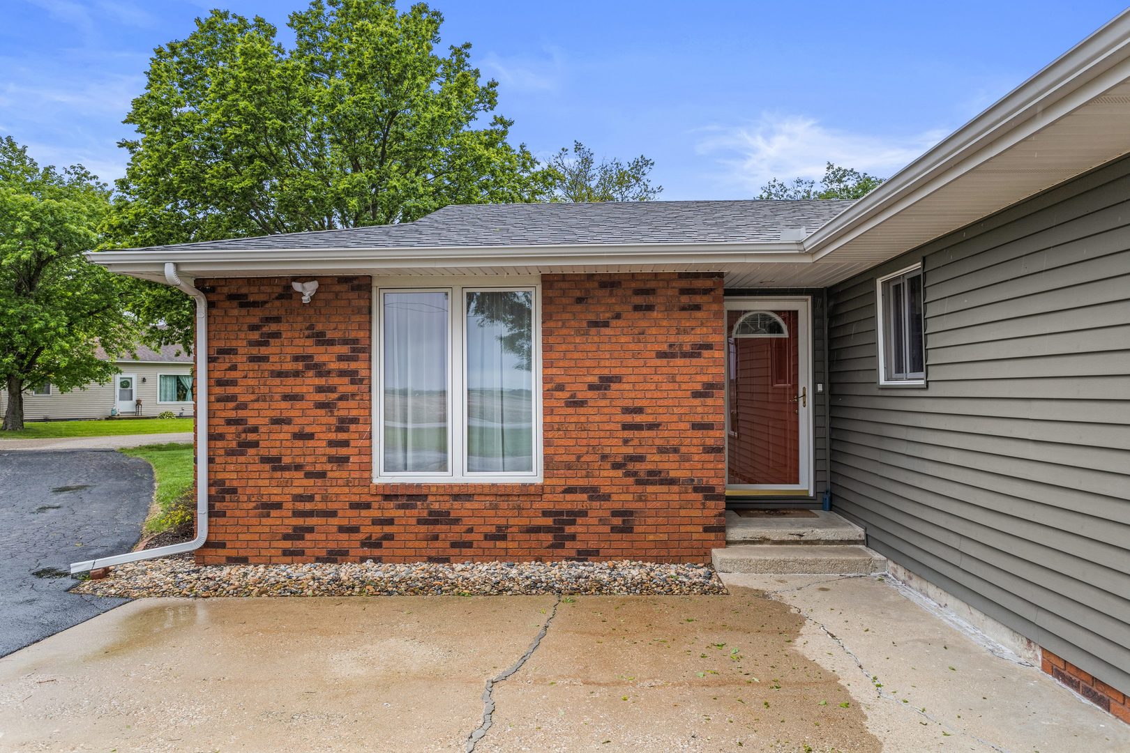 405 N First Street, Fisher, IL