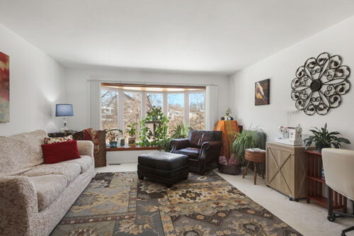 106 Cedar Court, Schaumburg, IL