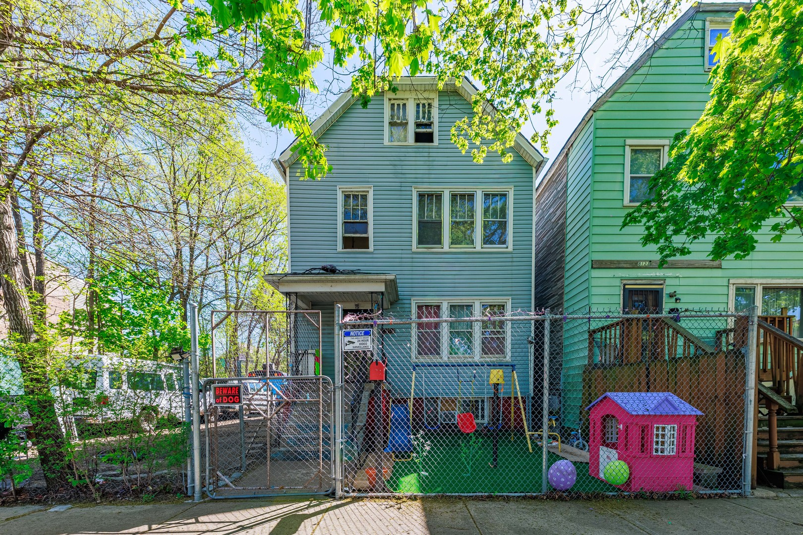 8119 S Escanaba Avenue, Chicago, IL