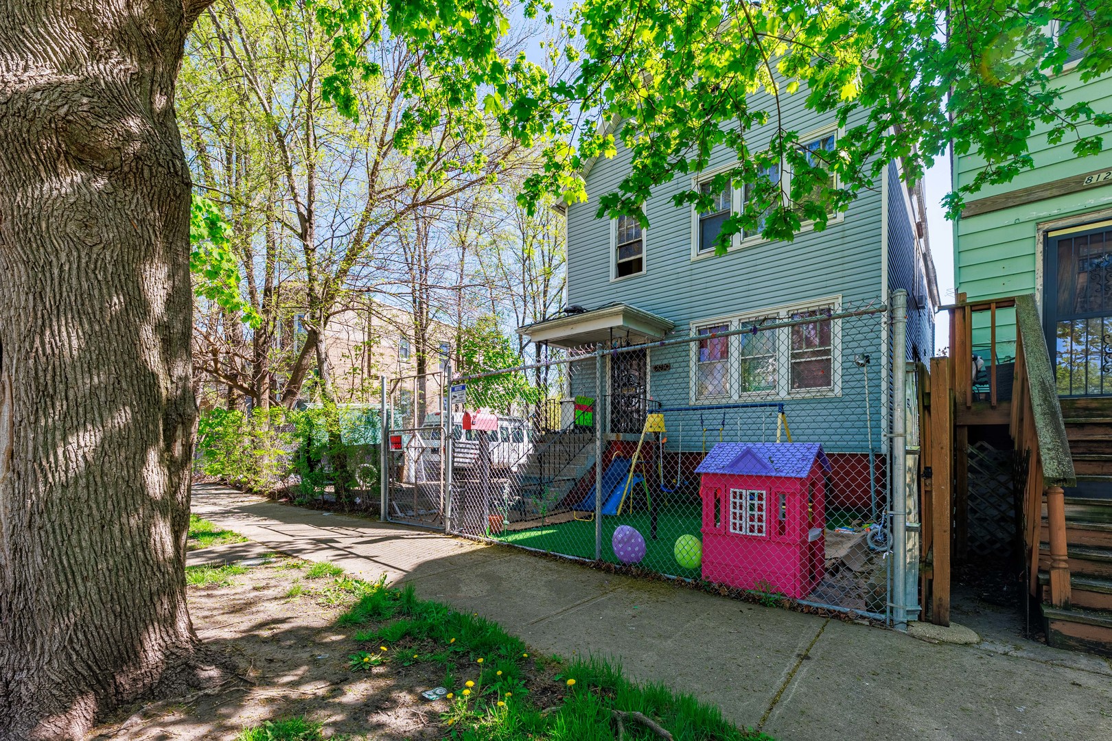 8119 S Escanaba Avenue, Chicago, IL