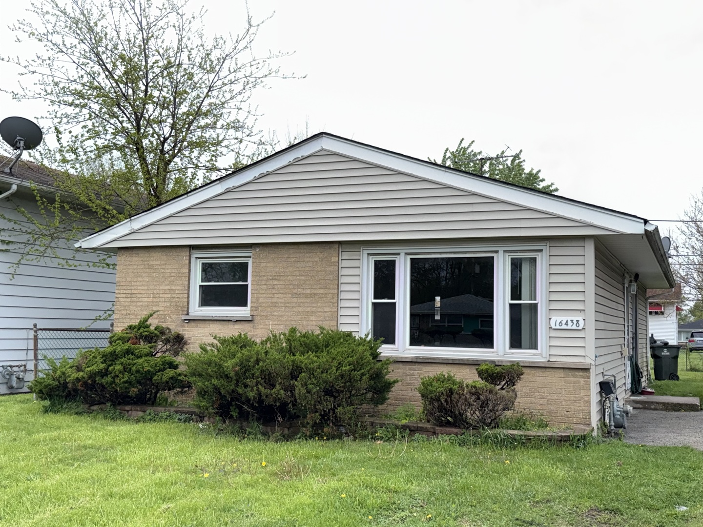 16438 Wood Street, Markham, IL