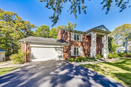 1040 Forest Hill Road, Lake Forest, IL