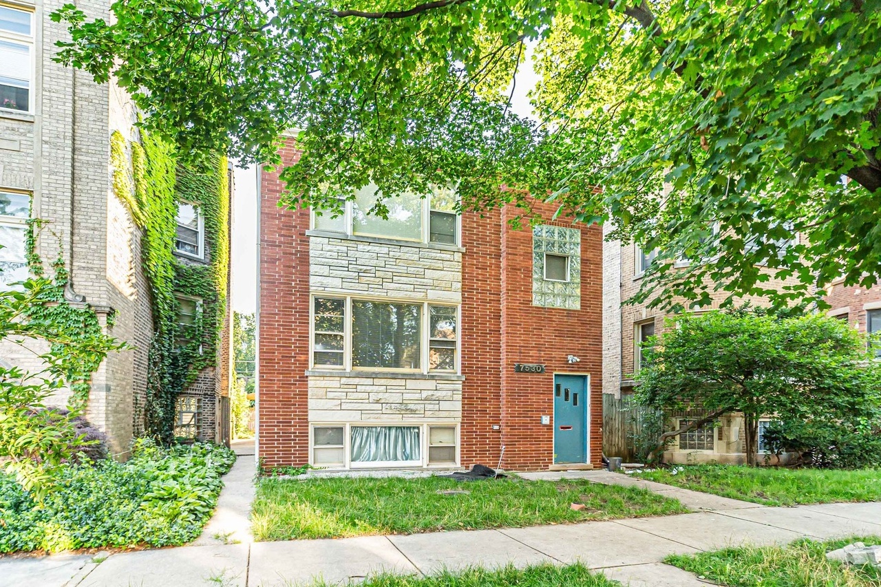 7530 N Oakley Avenue #2, Chicago, IL
