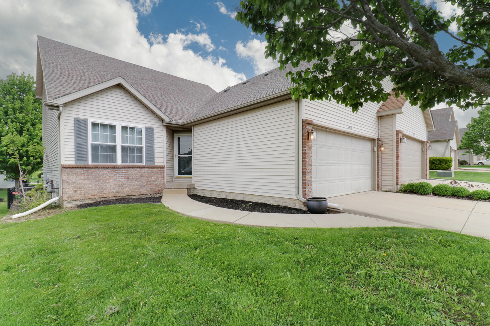 460 Beechwood Court, Normal, IL