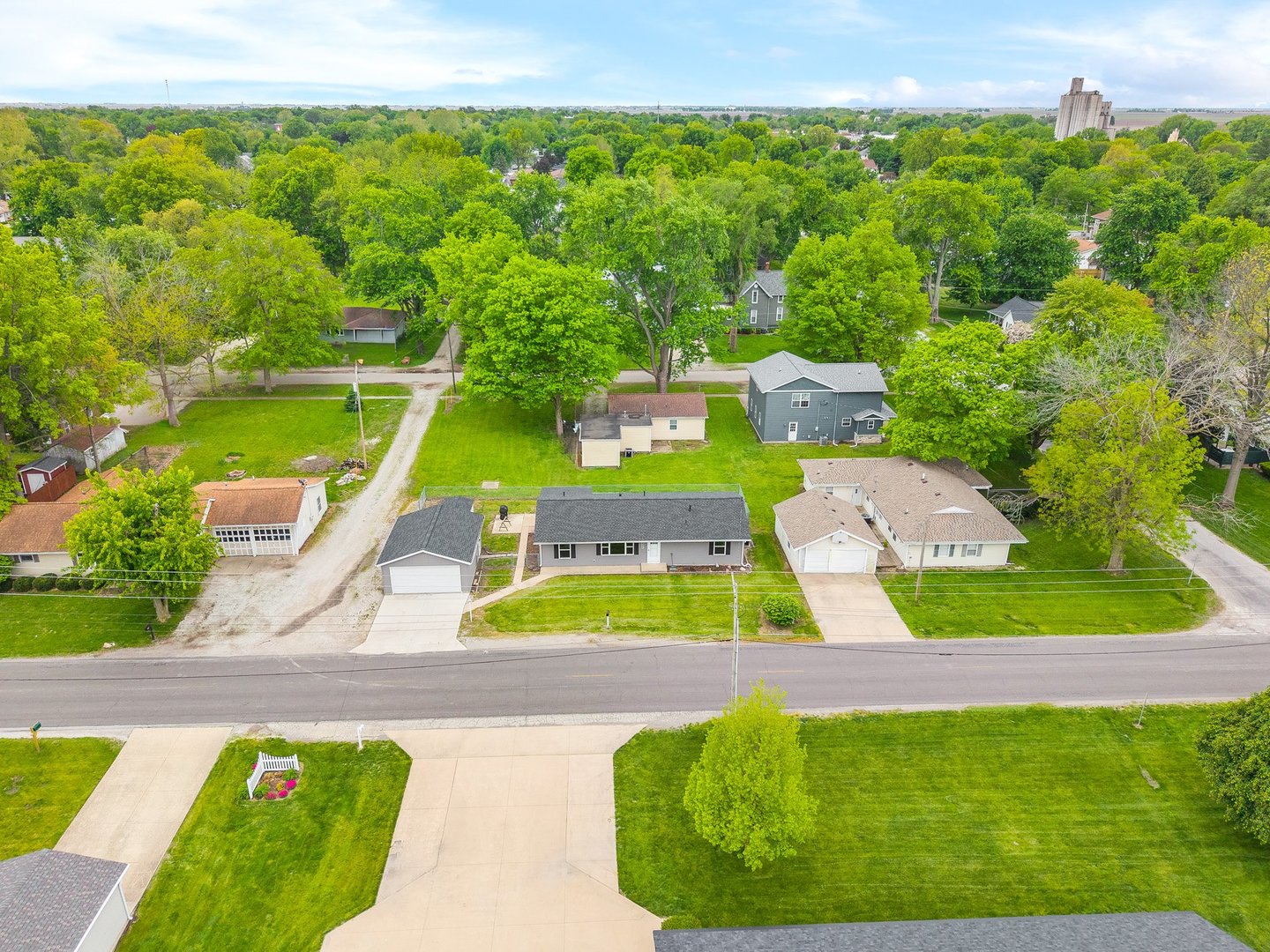 205 E Northline Road, Tuscola, IL