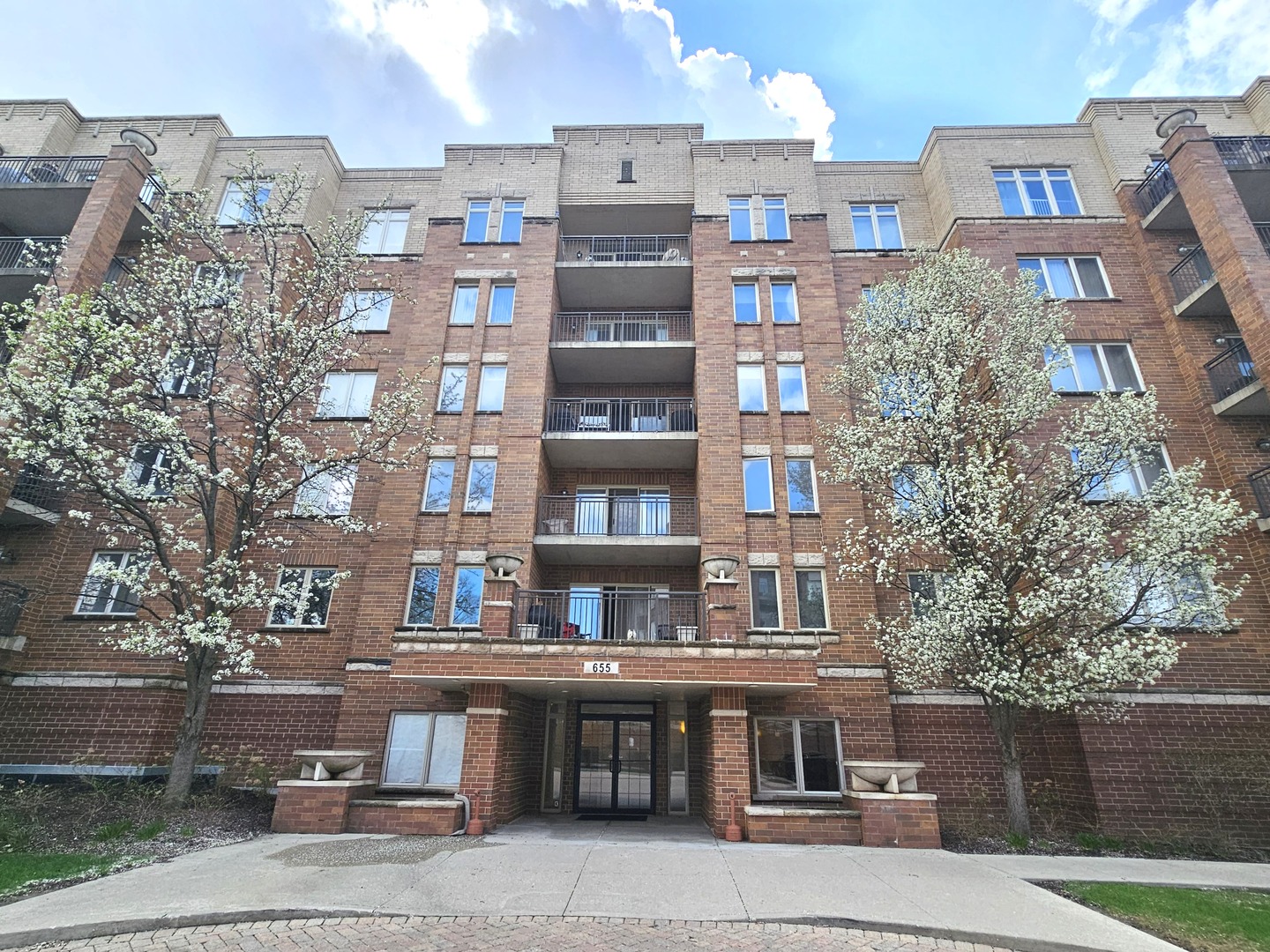 655 Perrie Drive #501, Elk Grove Village, IL