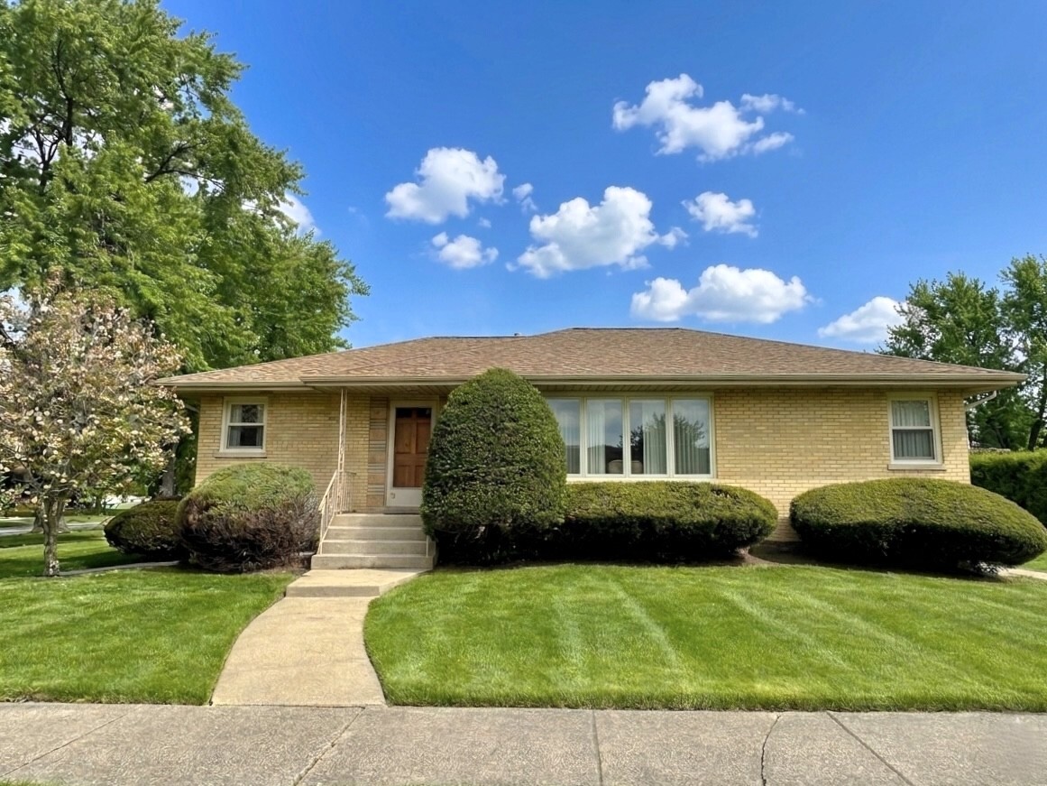10045 S 53rd Avenue, Oak Lawn, IL