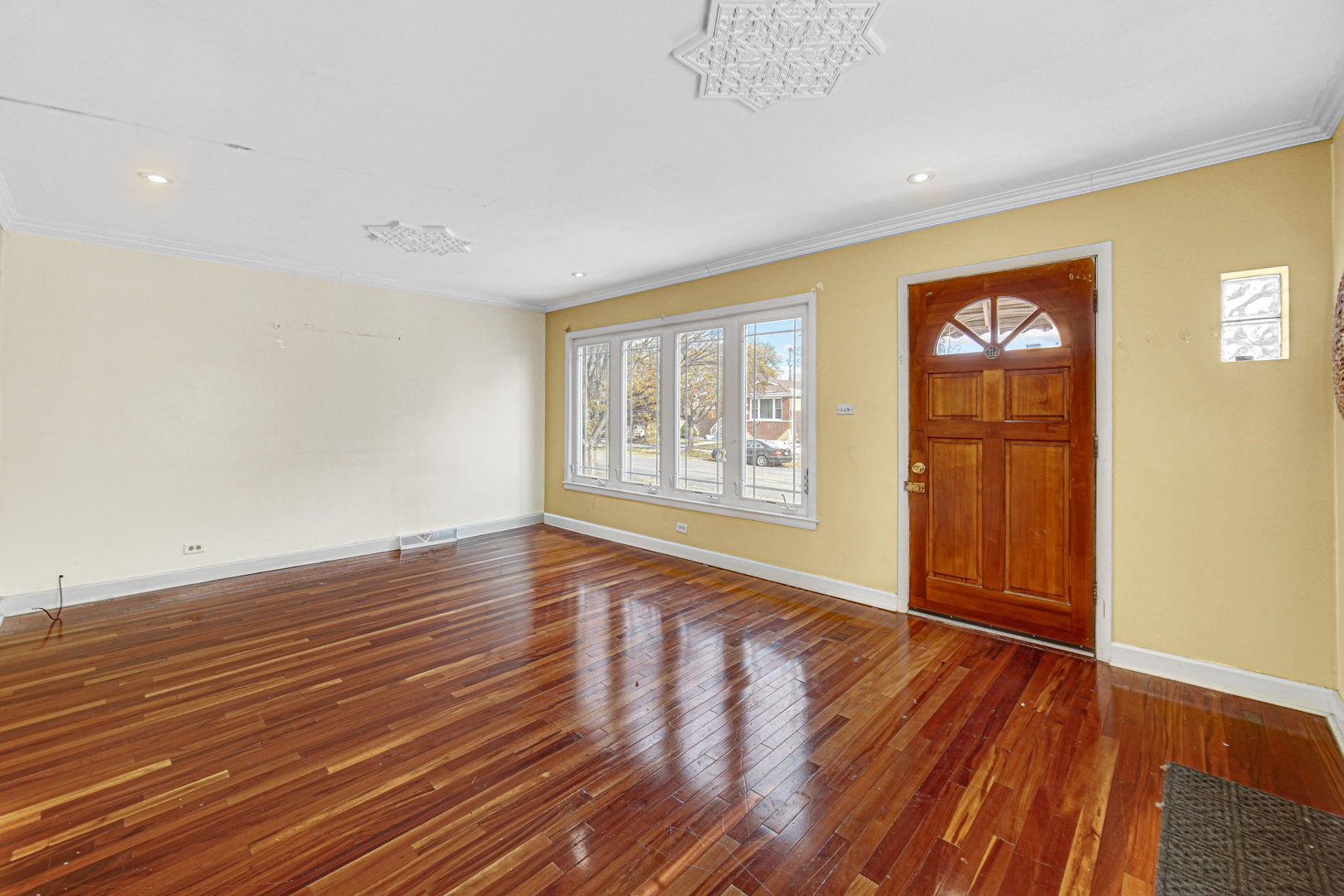 3210 N Narragansett Avenue, Chicago, IL