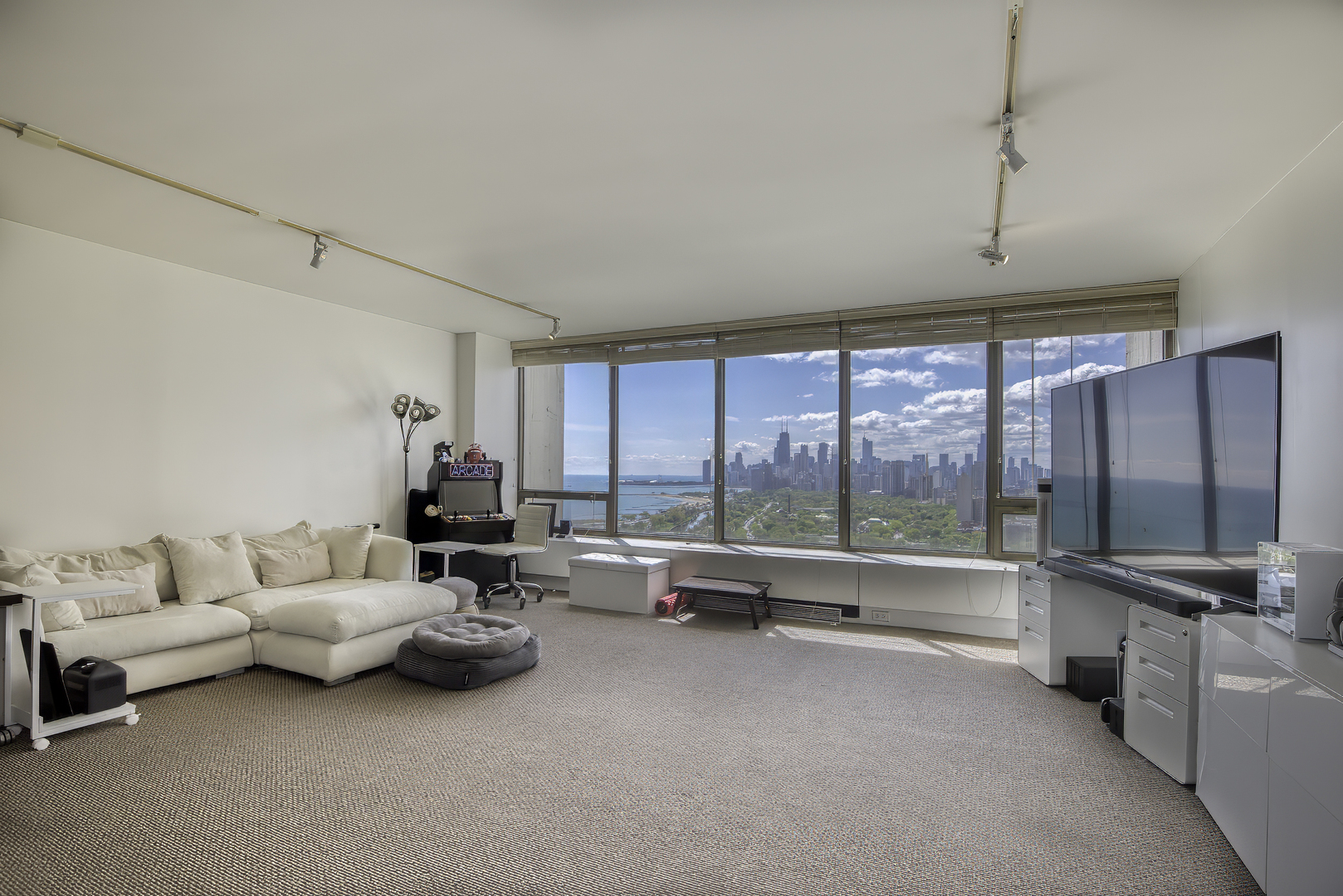 2800 N Lake Shore Drive #3214, Chicago, IL