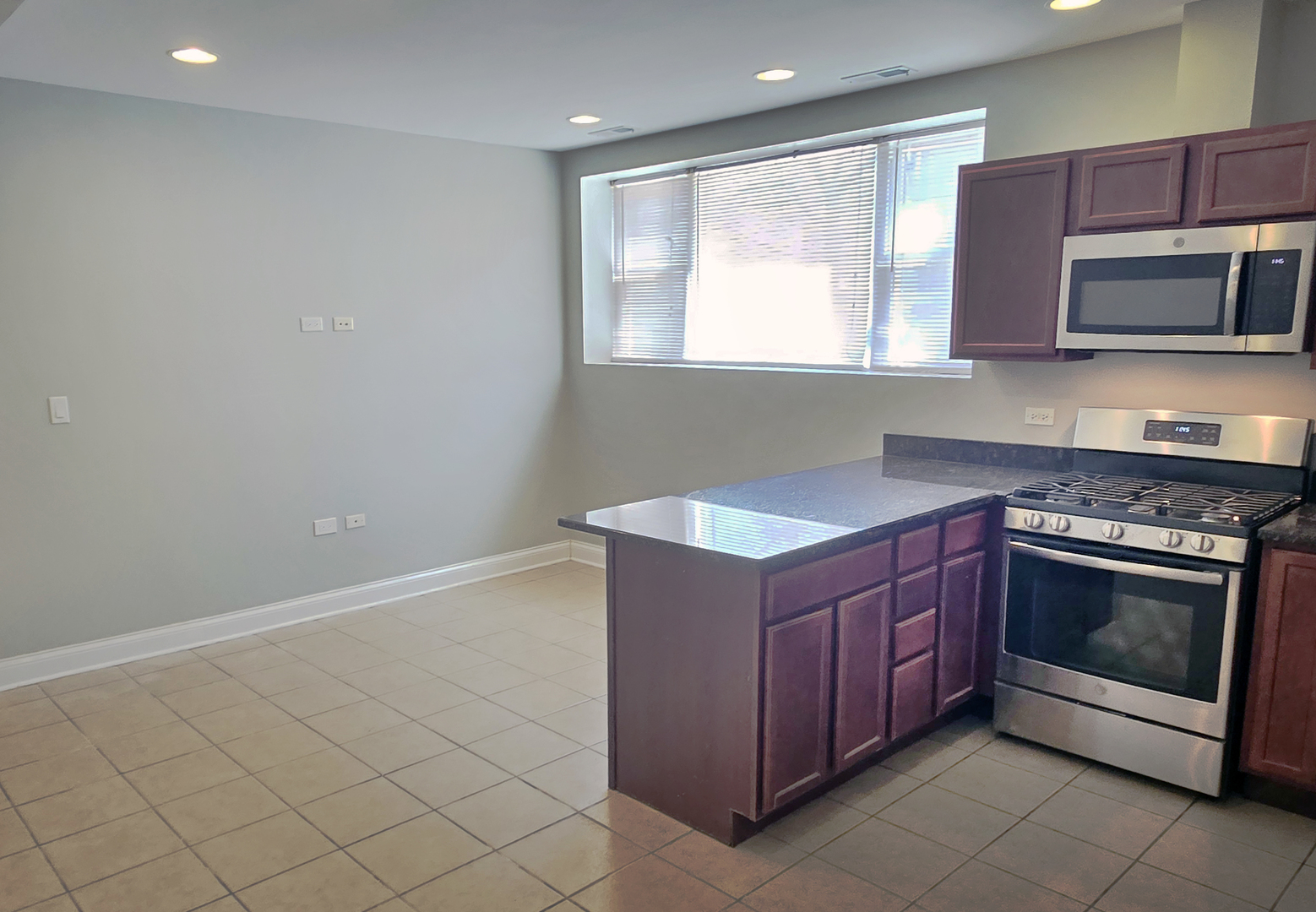 1937 W Granville Avenue #1GE, Chicago, IL