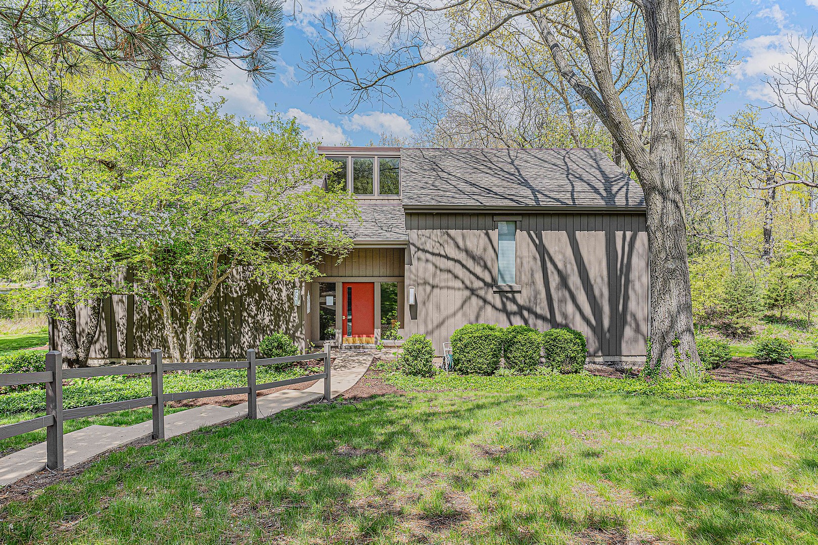 744 OLD BARN Road #A, Lake Barrington, IL