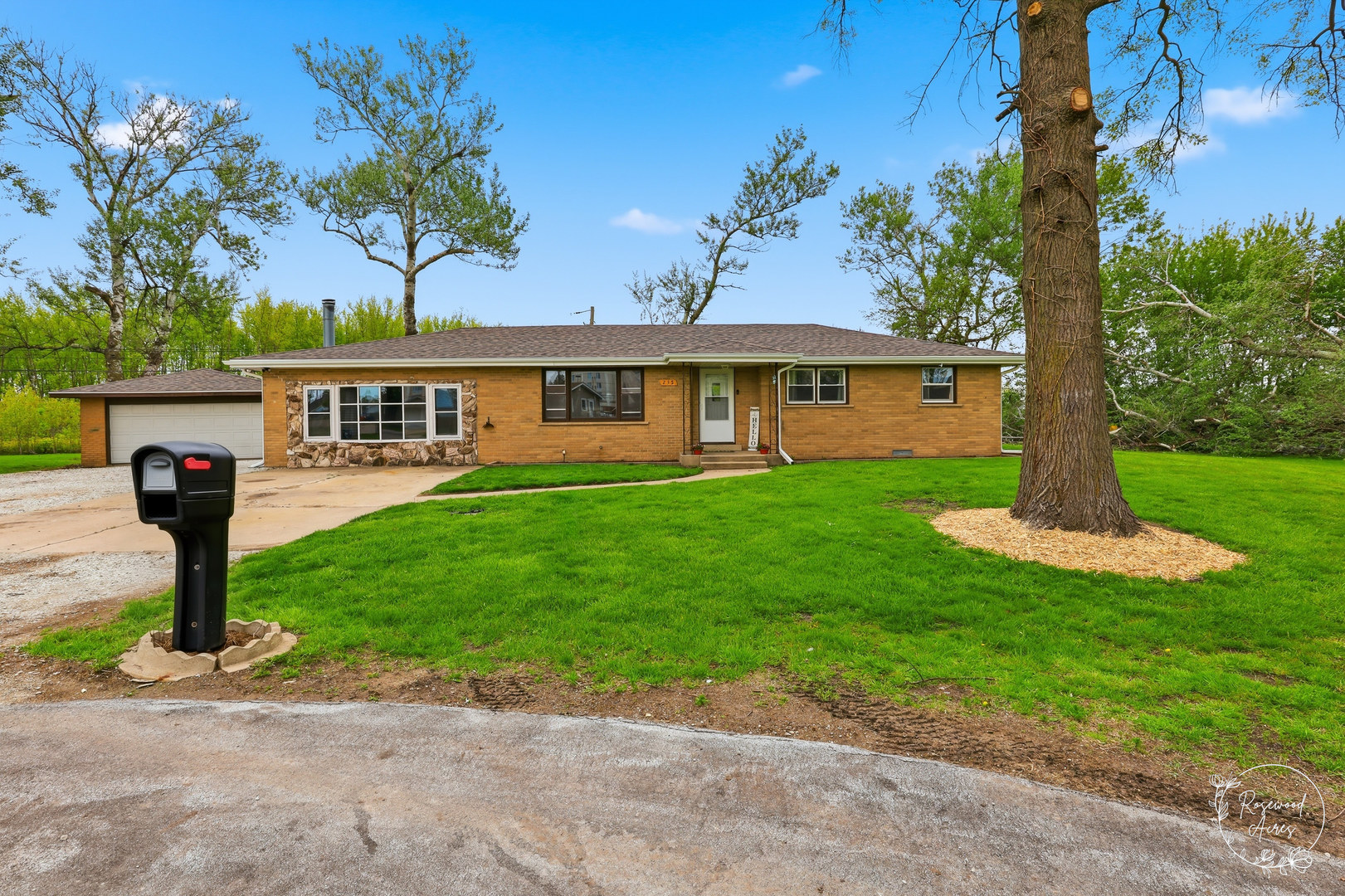 235 E 2740 S Road, Kankakee, IL